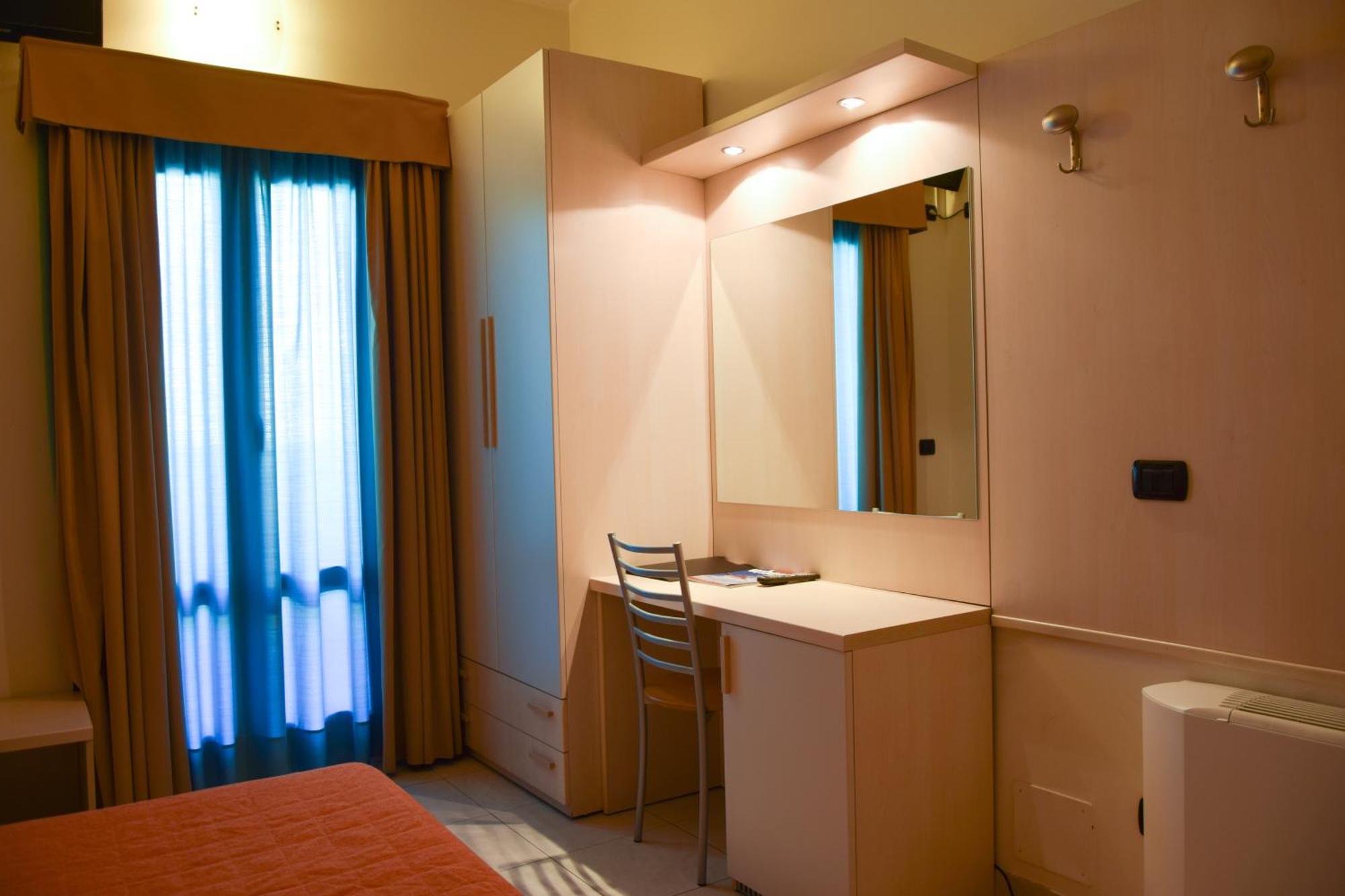 Deluxe Single Room,61020868:JPEG