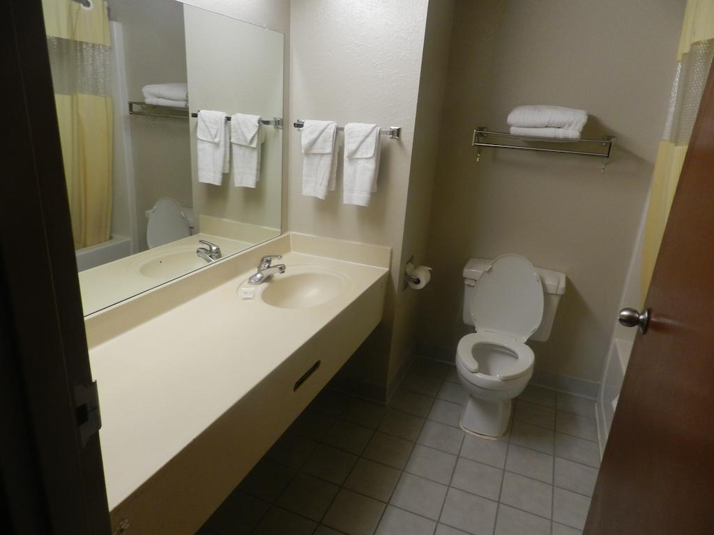 Standard Queen Room with Two Queen Beds - Non-Smoking