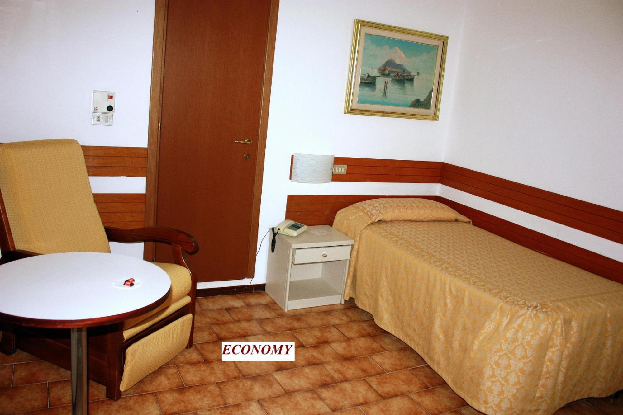 Habitación Individual Económica