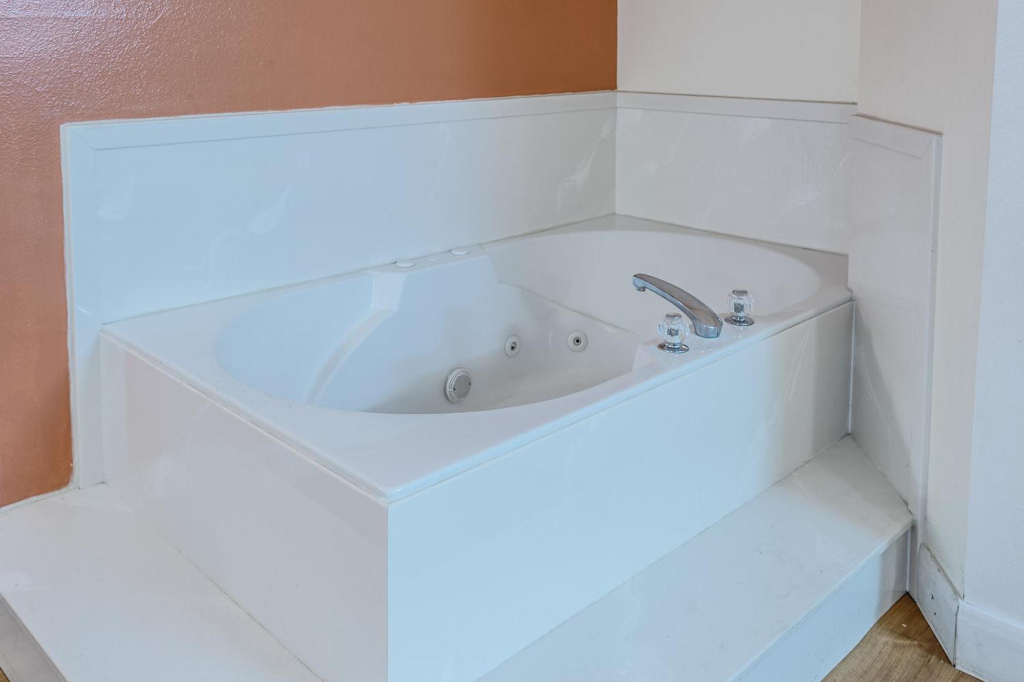 King Suite with Spa Bath