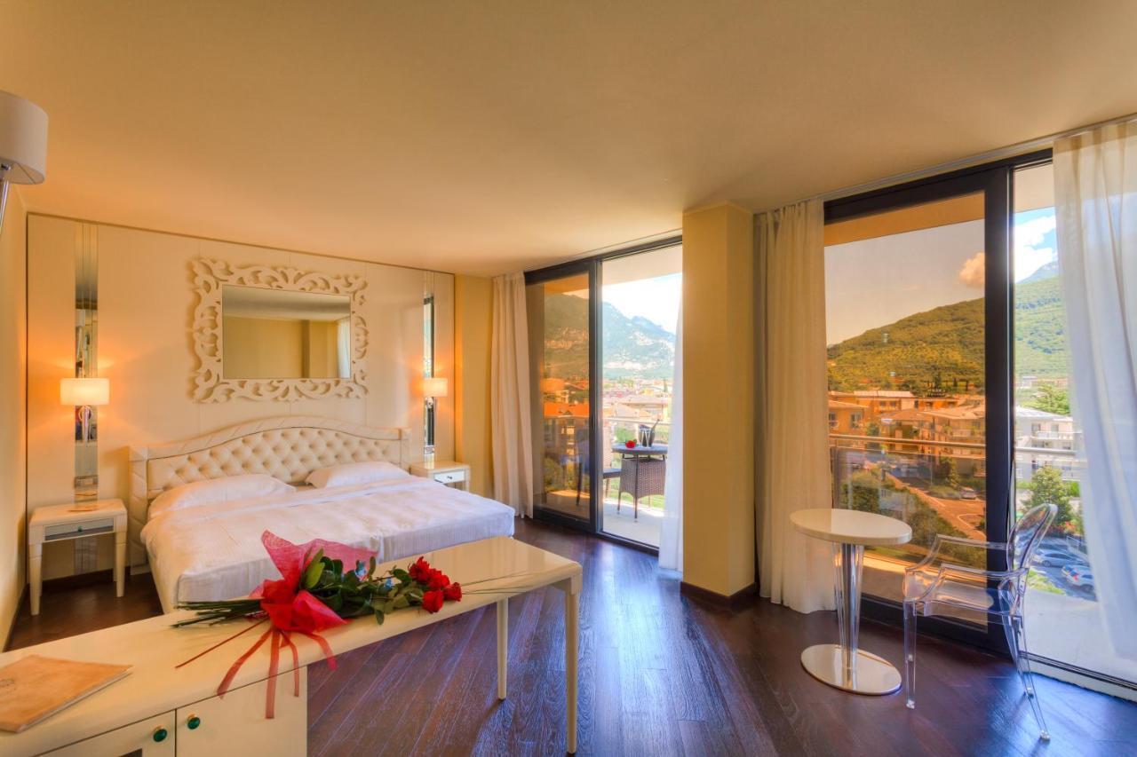Superior Classic Double Room with Balcony