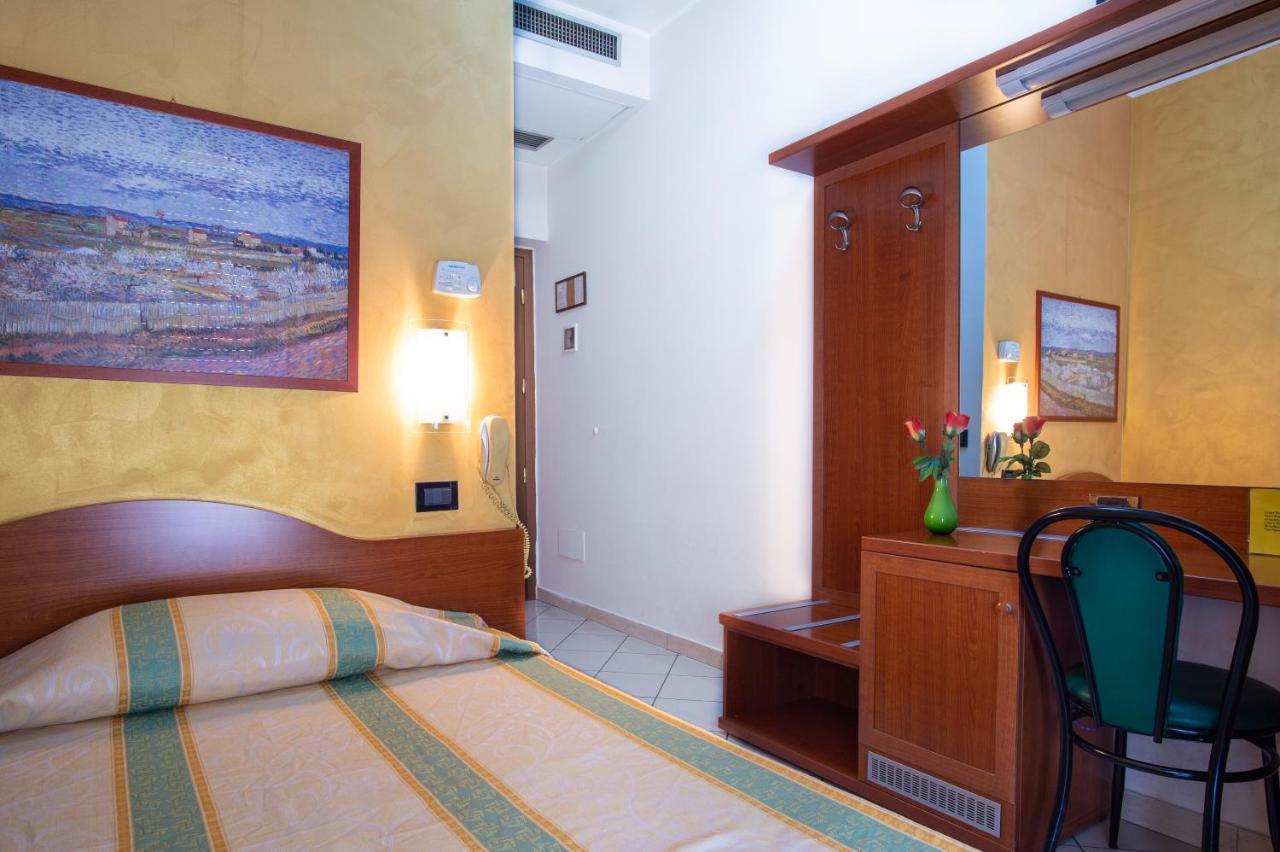Small Single Room,1580298695:JPEG