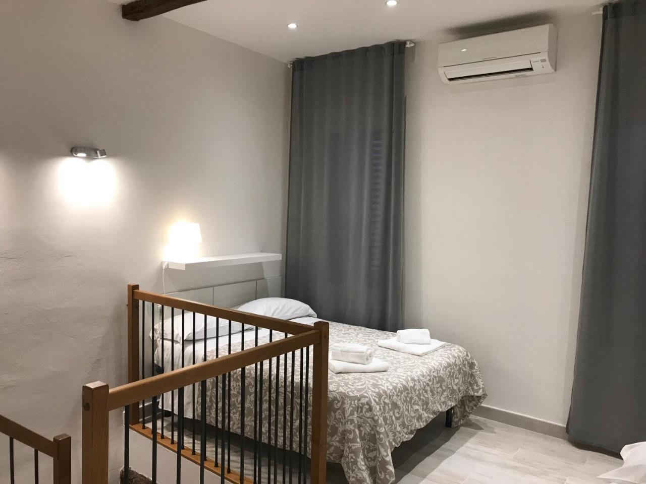 One-Bedroom Apartment,768602773:JPEG