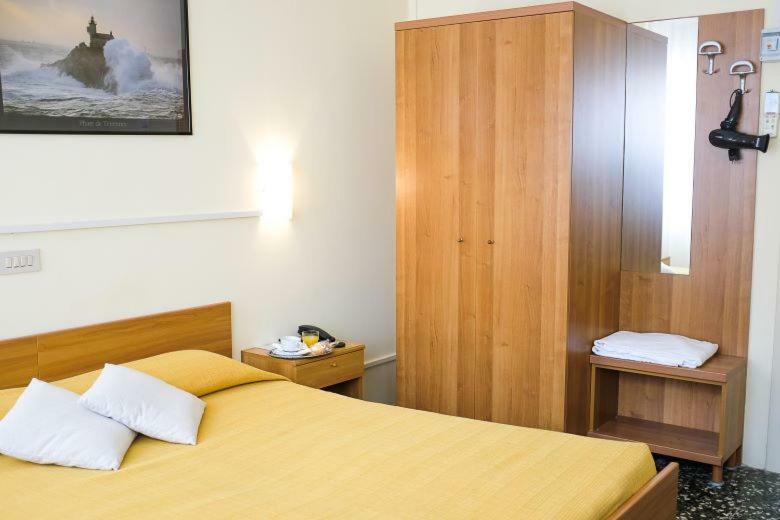 Chambre Double ou Lits Jumeaux avec Salle de Bains Commune