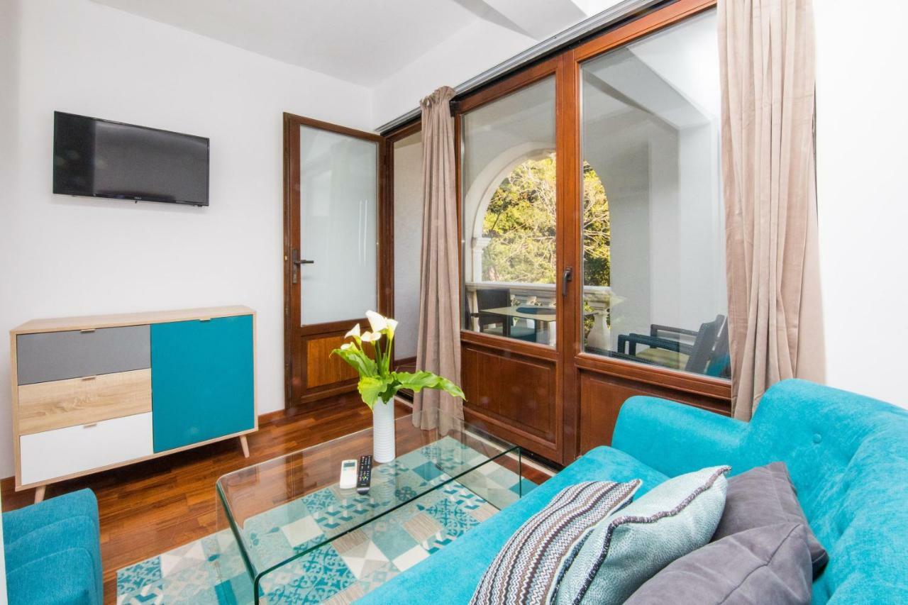 Suite met 2 Slaapkamers, een Balkon en Uitzicht op Zee