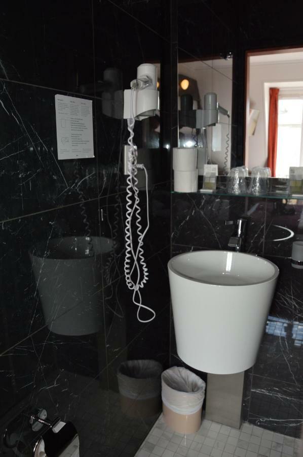 Triple Room Shower,789757476:JPEG