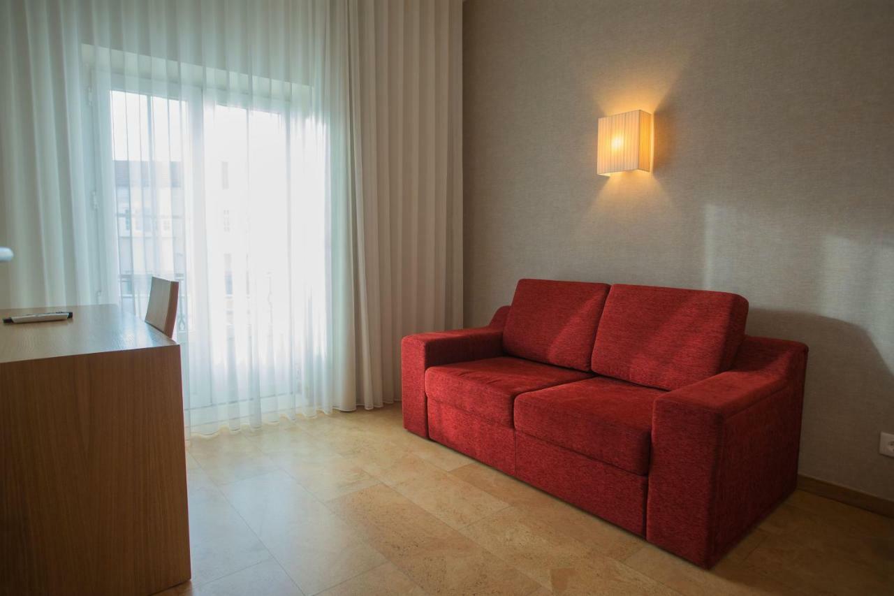 Standard Suite,1552809547:JPEG