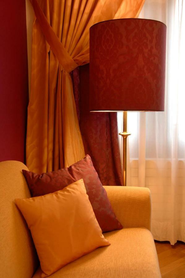 Deluxe Suite,817905308:JPEG