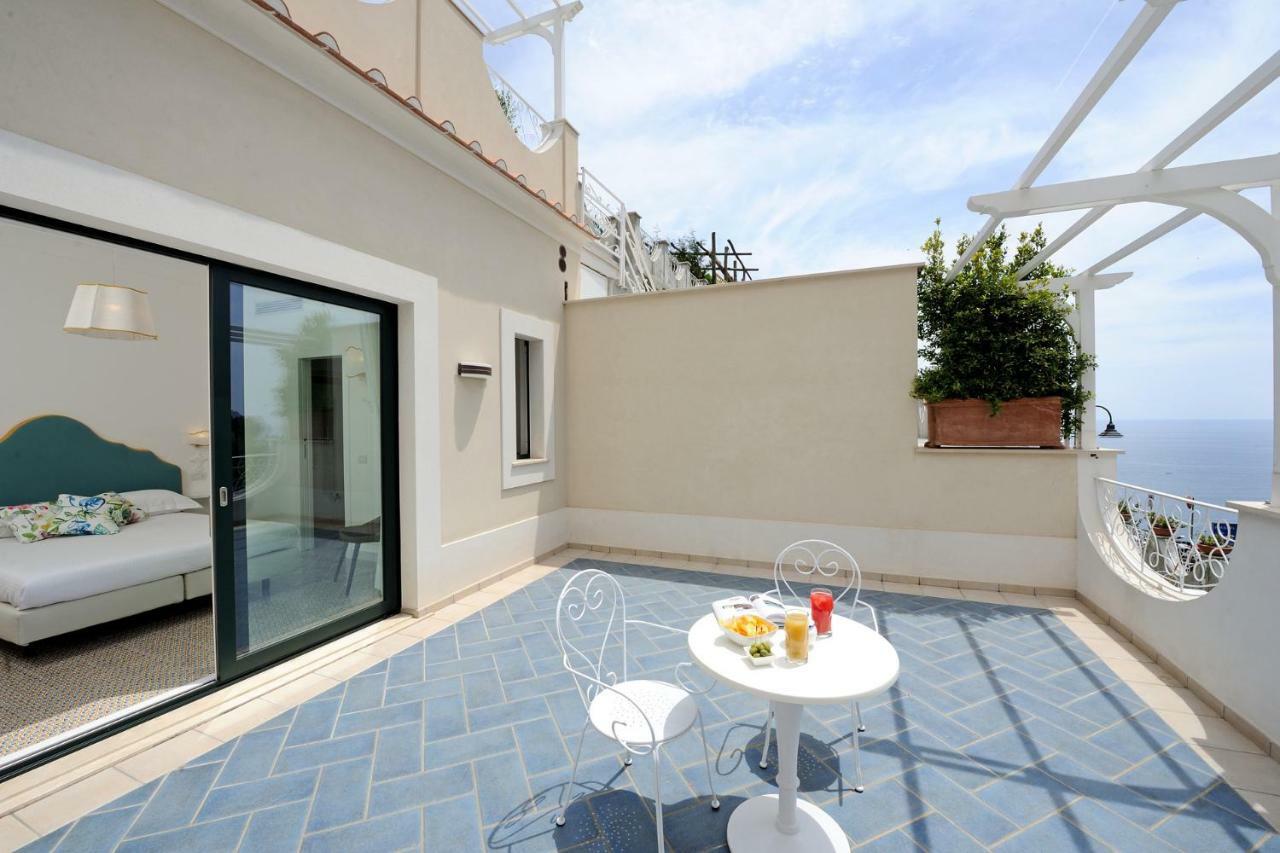 Junior Suite with Terrace and Sea View