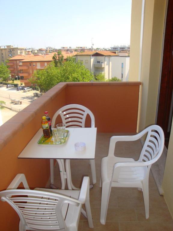 Two-Bedroom Apartment,1247991688:JPEG
