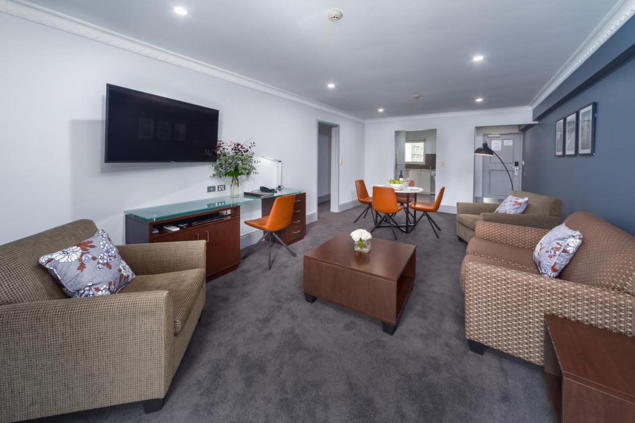 Two-Bedroom Apartment with City View,943200406:JPEG