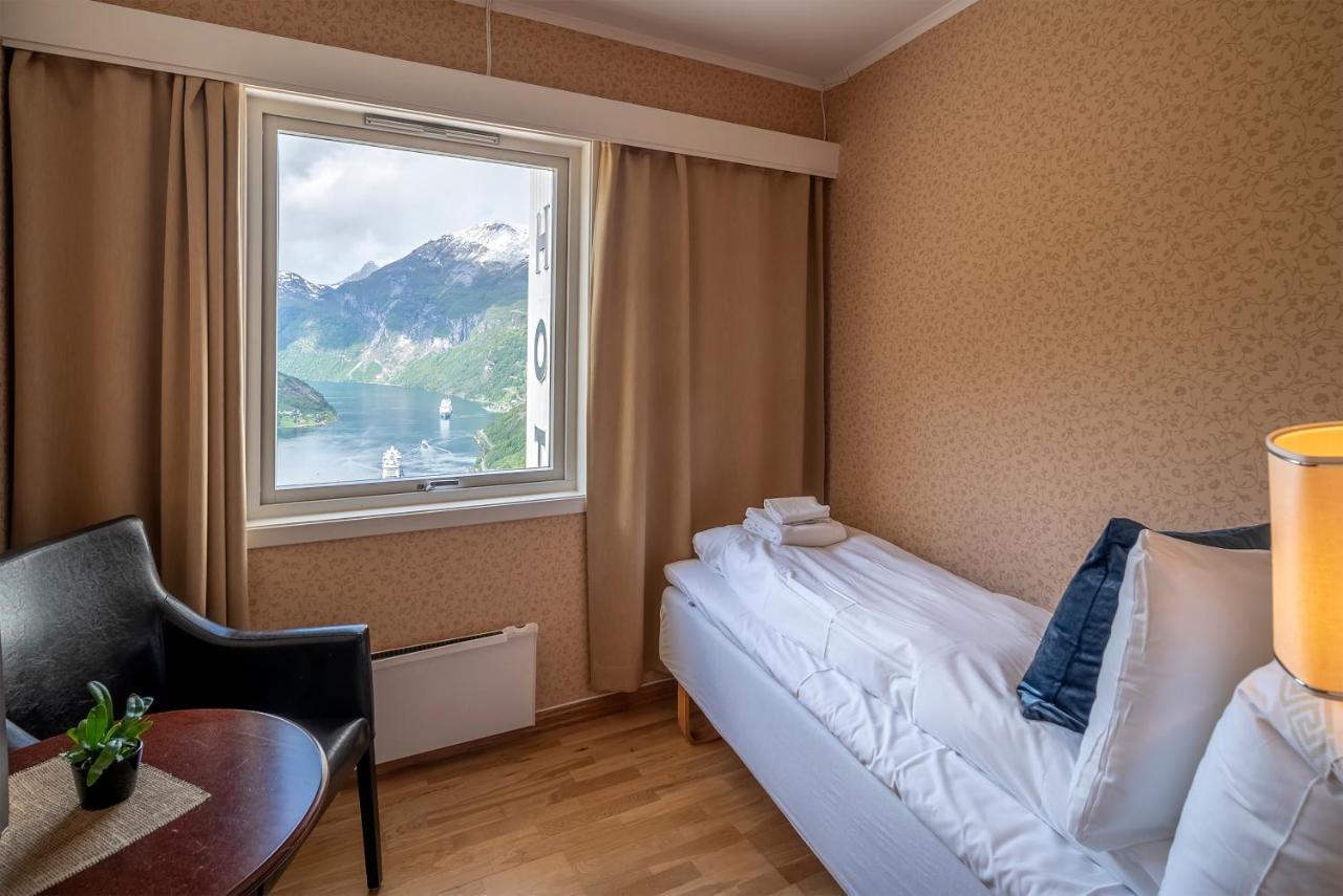 Single Room Fjord View,1524017257:JPEG