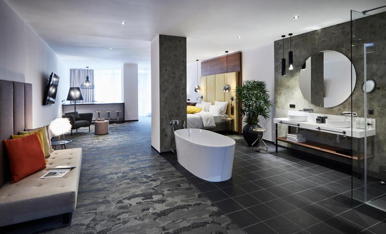 Apartamento con balcón y vistas al río