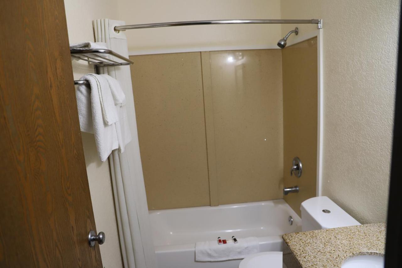 Deluxe King Suite,972169543:JPEG