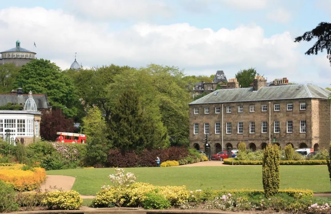 No 6 The Square Tearooms & Accommodation-1