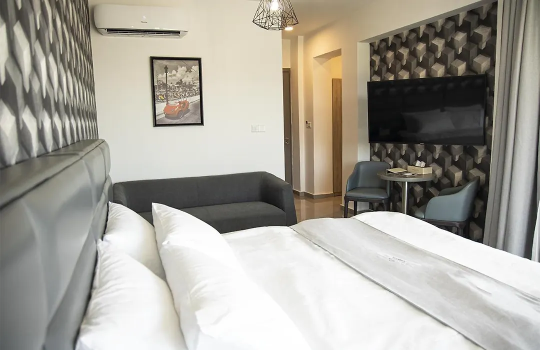 Jimmy'S Suites-1