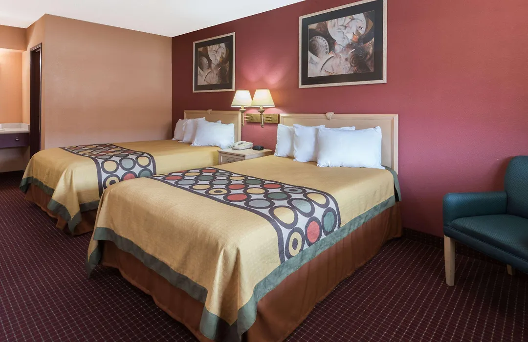 Super 8 By Wyndham Strongsville/Cleveland-1