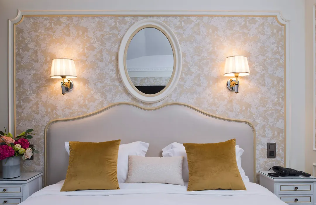 Hotel Saint-Petersbourg Opera & Spa-1