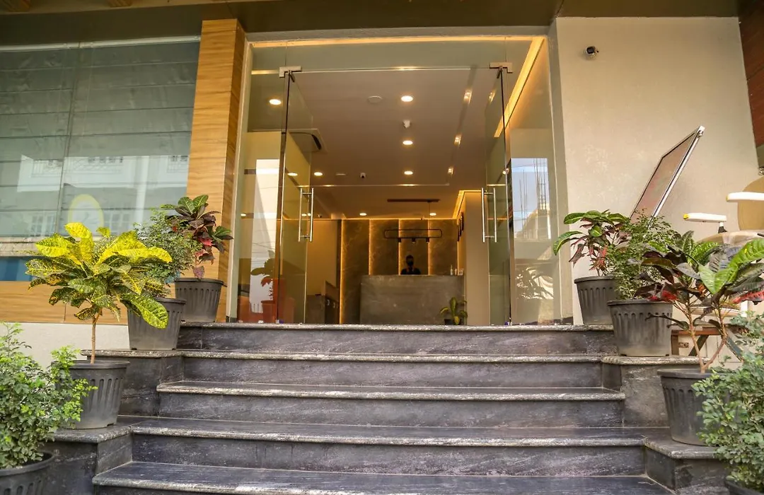 Four Leaf Hotel - Sapphire Blue, Varanasi-1