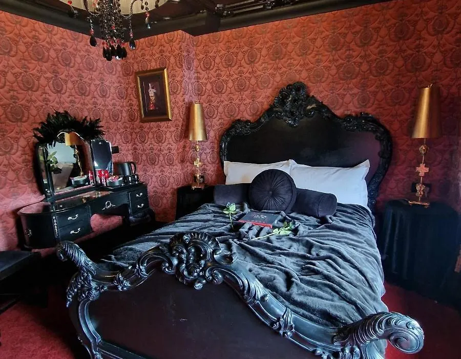 Wednesday'S Family Rooms-1