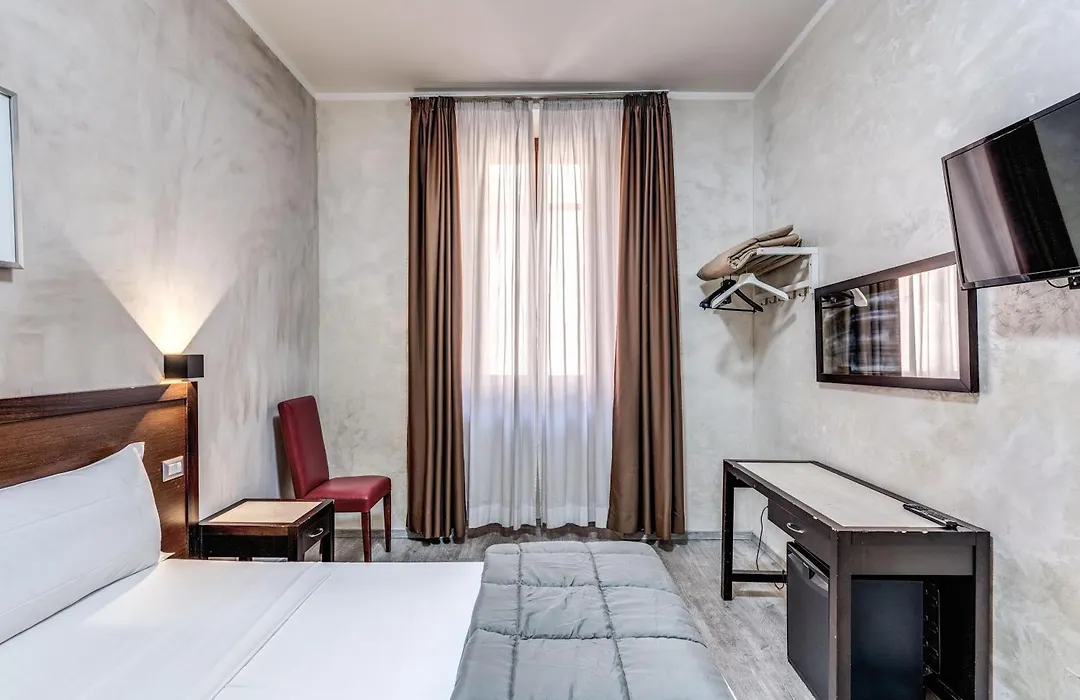 Hotel Family House-1