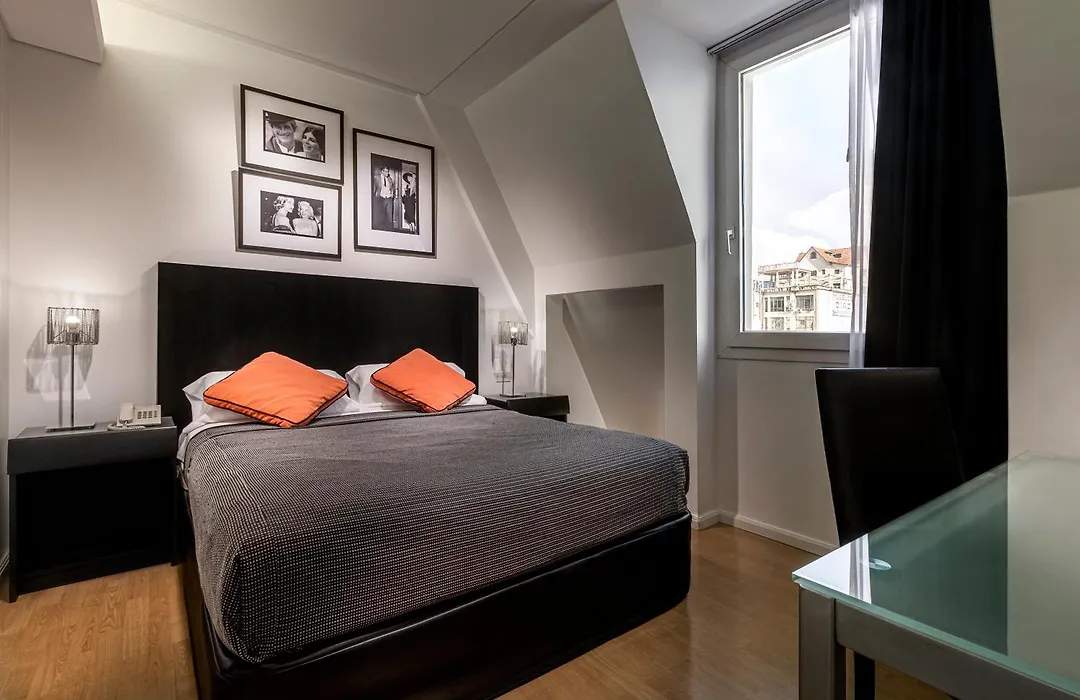 Broadway Hotel & Suites-1