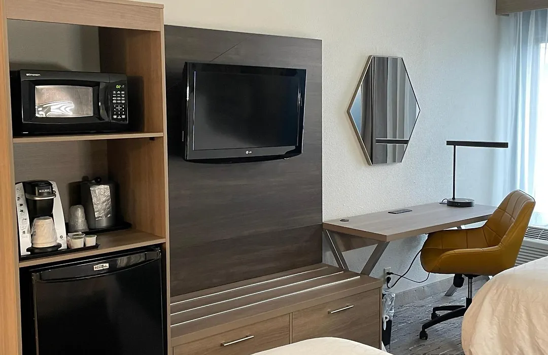 Holiday Inn Express Burlington By Ihg-1