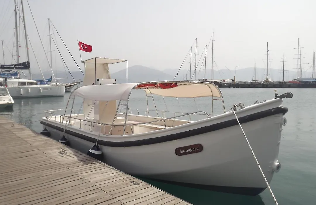 Alesta Yacht Hotel-1