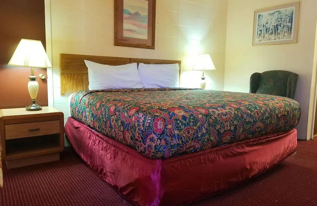 Town House Motor Inn-1