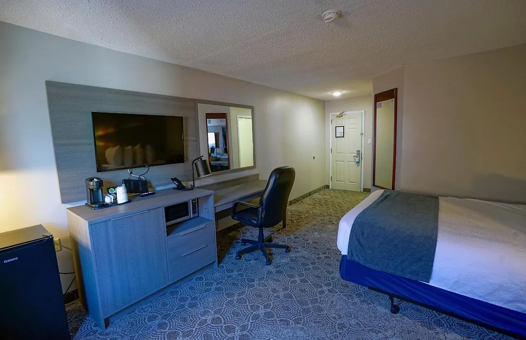 Travelodge Hotel By Wyndham Sudbury-1