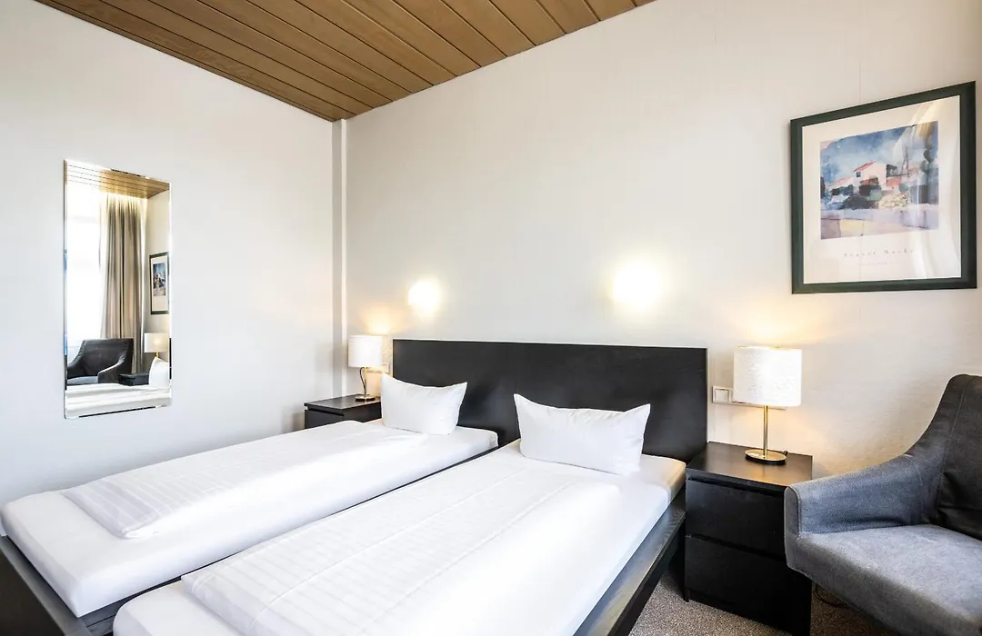 Hotel Und Rasthof Avus-1