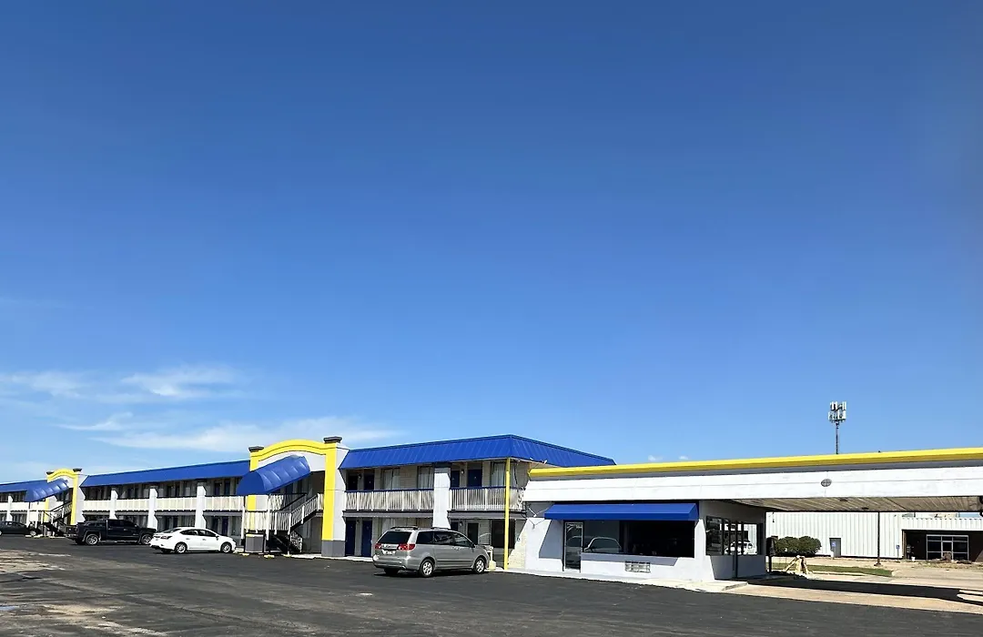 Days Inn By Wyndham Salina South-1
