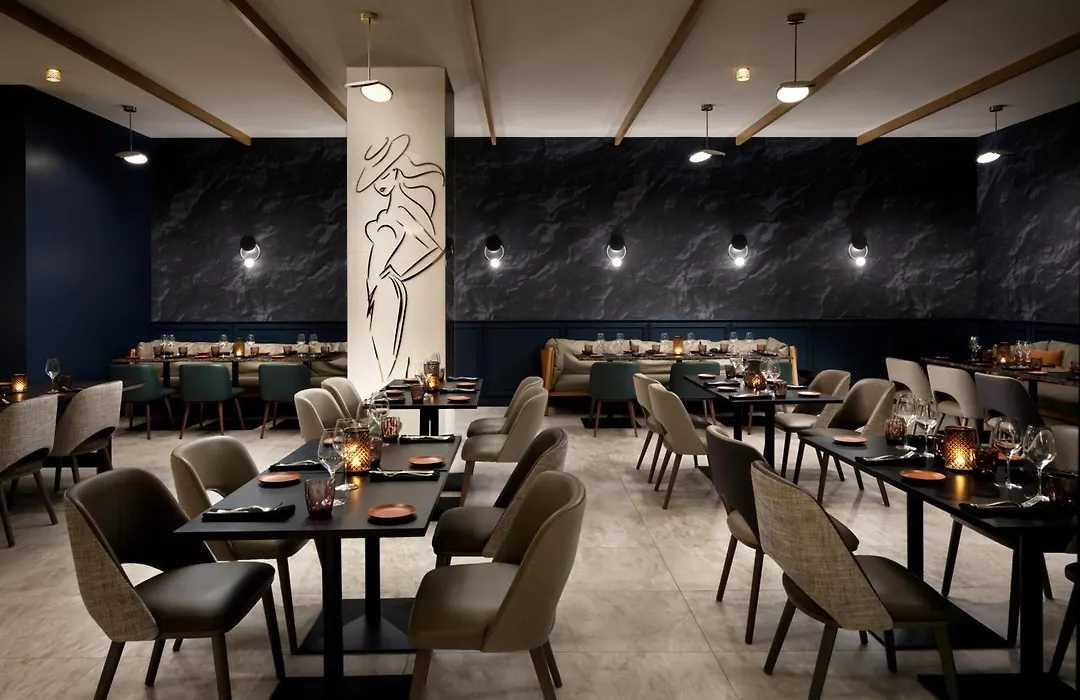 Montreal Marriott Chateau Champlain-1