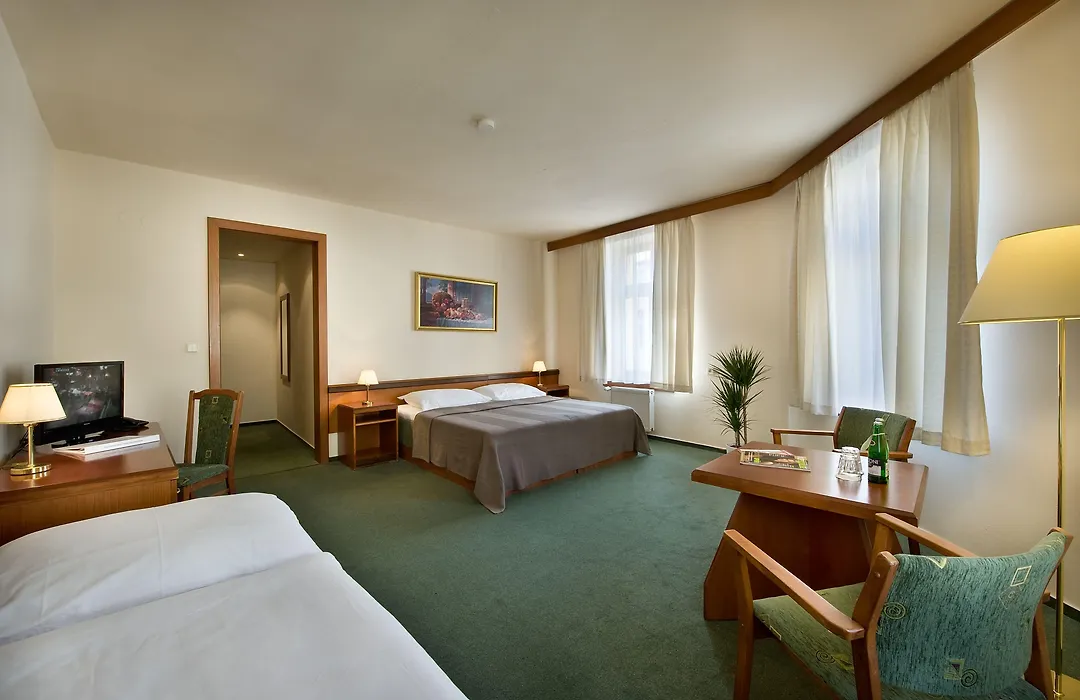 Three Crowns Hotel-1