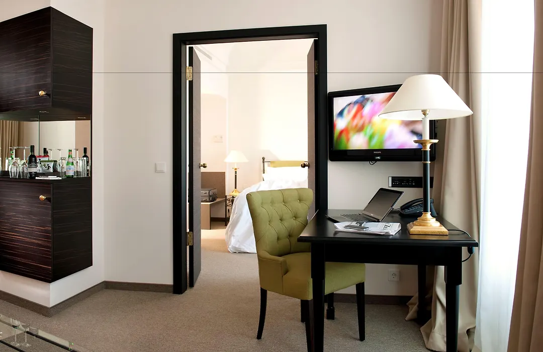 Hotel Elbflorenz Dresden-1