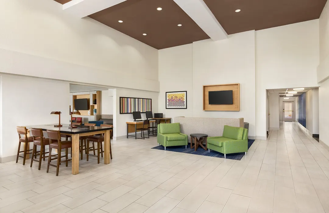 Holiday Inn Express & Suites Sarasota East By Ihg-1