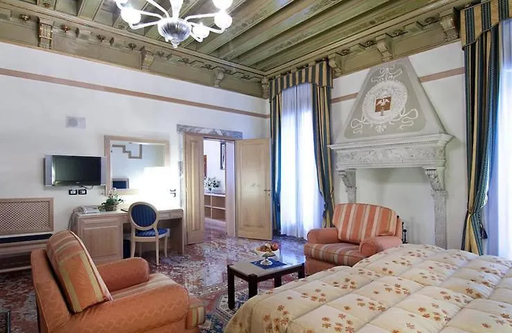 Foscari Palace-1