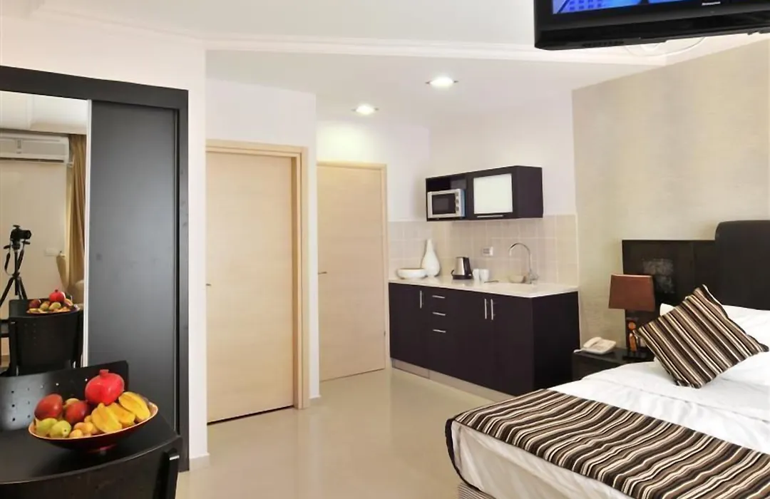 Royalty Suites-1