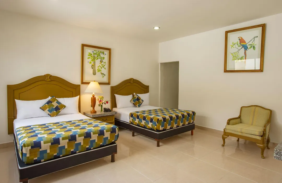 Hotel Embajadores-1