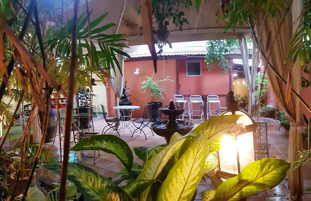 Central Hotel-1