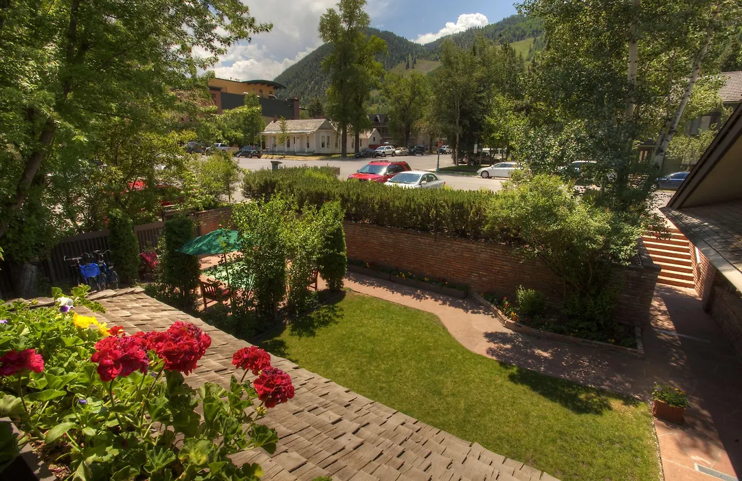 Hearthstone House Aspen-1