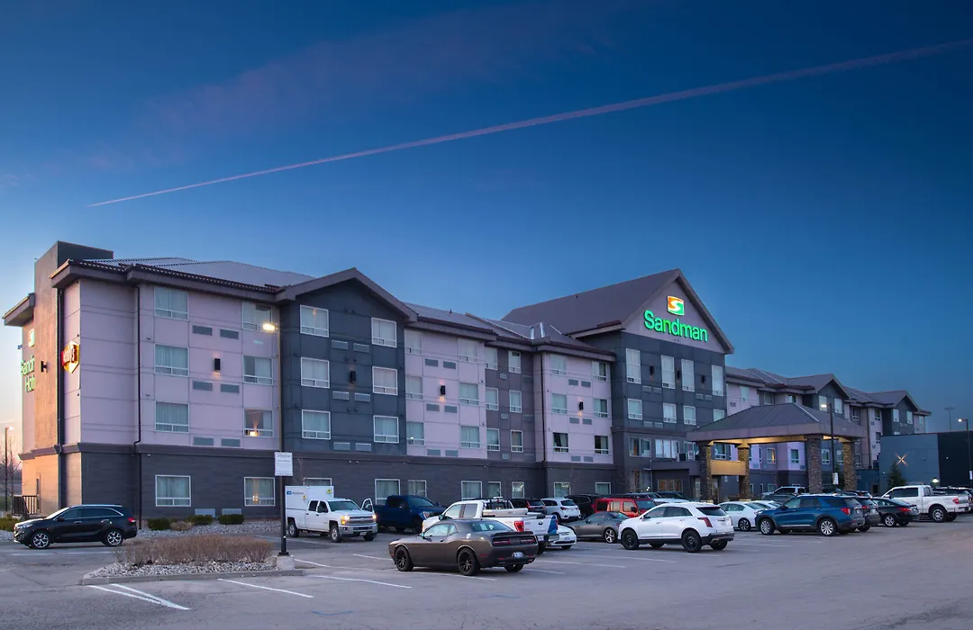 Sandman Hotel Oakville-1