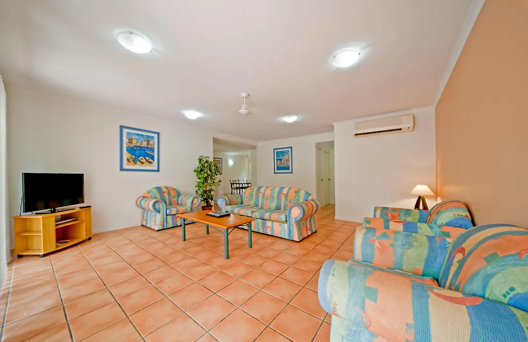 At Beach Court Holiday Villas-1