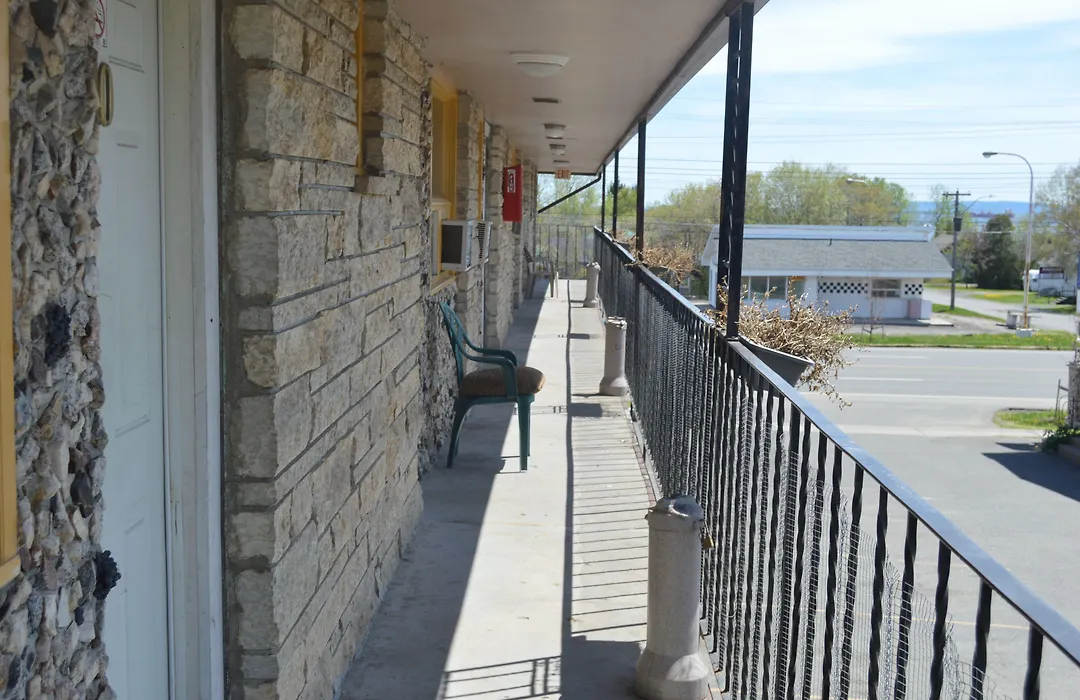 Modern Motel-1