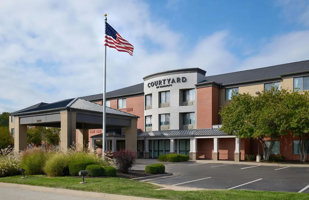 Courtyard By Marriott Kansas City Shawnee-1
