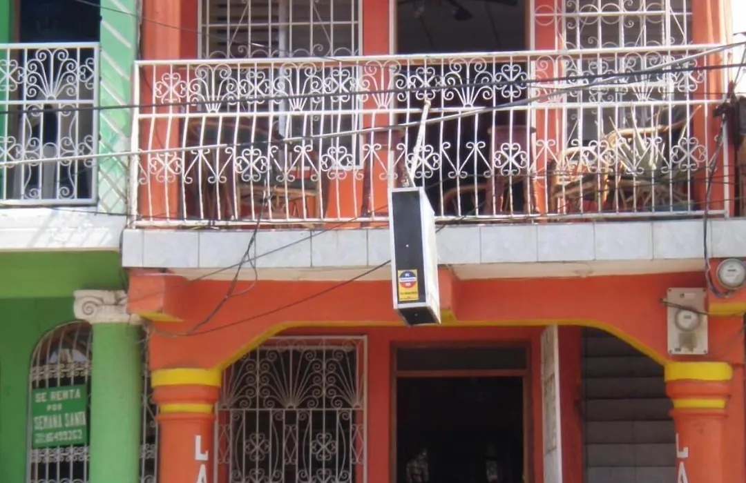 Hostal Brisas y Olas-1