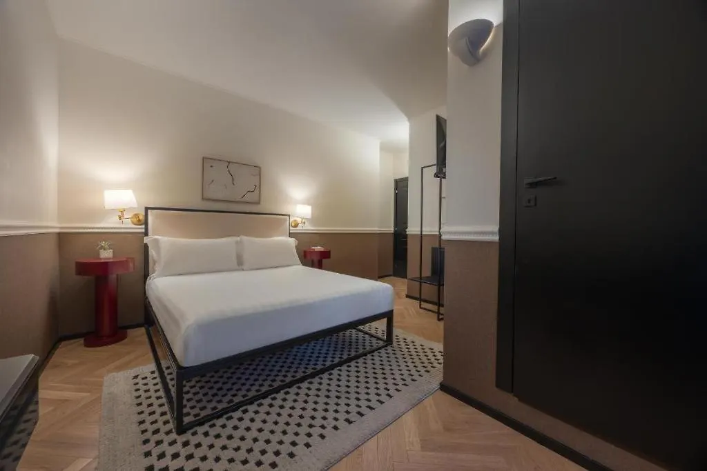 Piazza Di Spagna Prestige-1