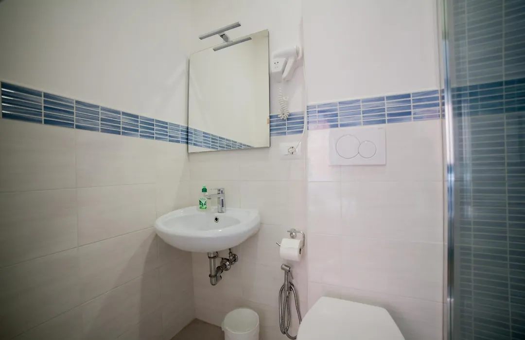 Cosmo Guesthouse-1