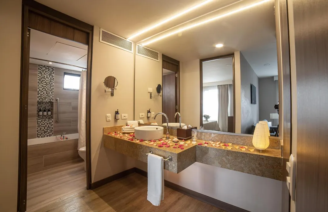 Embassy Suites By Hilton Bogota - Rosales-1
