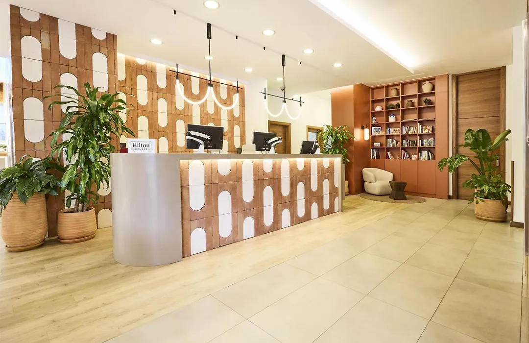 Hilton Garden Inn Sevilla-1